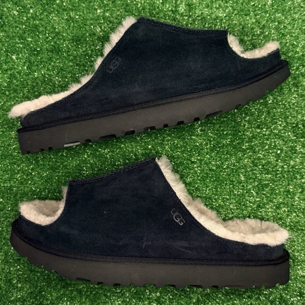 UGG Greenport Slide Slippers Black Sheepskin Comfort Sandals Women’s Size 10